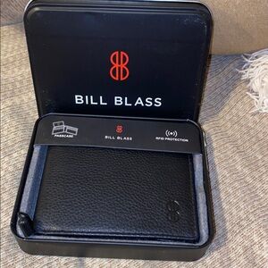 ♣️NWT Bill Blass Black Leather Passcase Wallet- RFID Protection